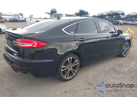 2020 Ford Fusion Titanium z USA, uszkodzony, nr VIN 3FA6P0K90LR104273